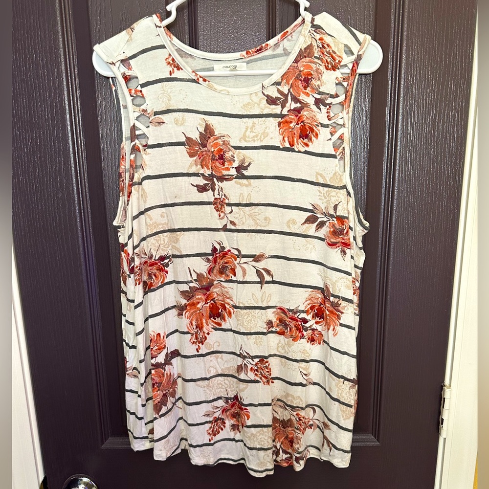 Maurice’s 24/7 Tank top Floral Striped design Color Cream w Black stripes 0X